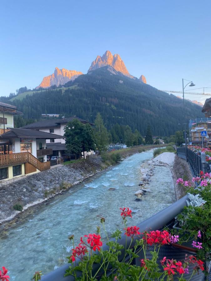 Garni Villa Elsa Pozza di Fassa Exterior foto